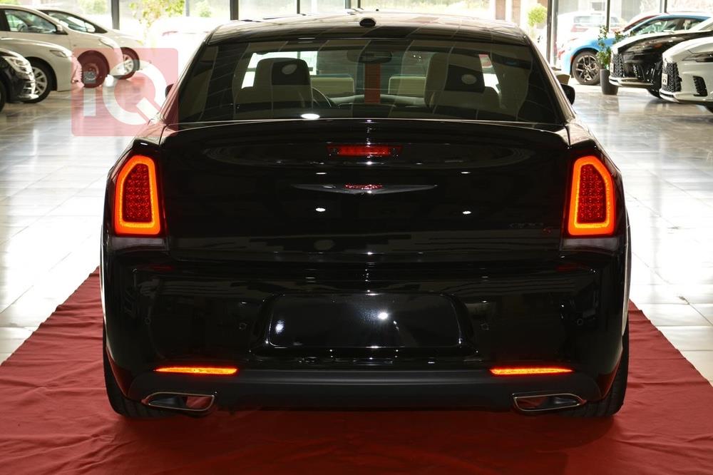 کرایسلەر 300